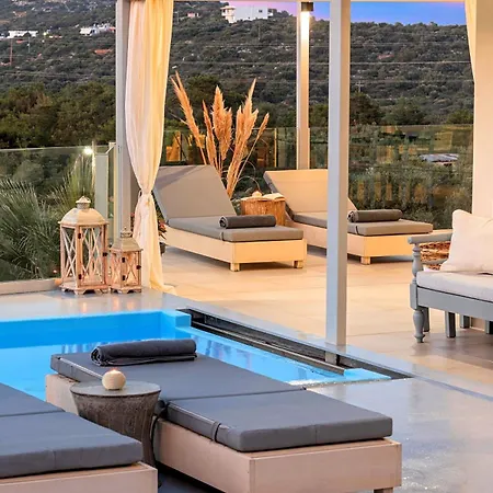 Olivengruene Mit Privatem Beheiztem Pool Vathí
